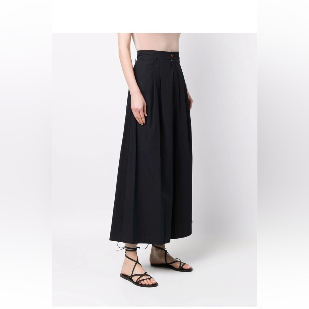 Chic Black Wide-Leg Trousers